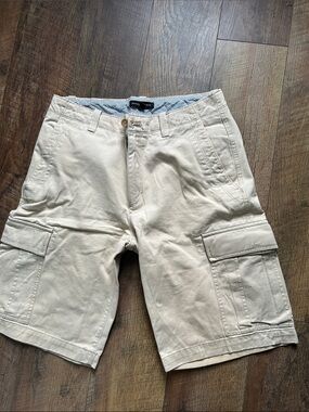 Banana Republic Men's Cargo Shorts in Light Beige